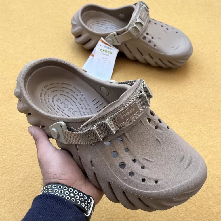 Crocs Echo Clogs(Brown)