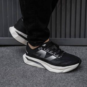 New Balance Elite V4 (Black)