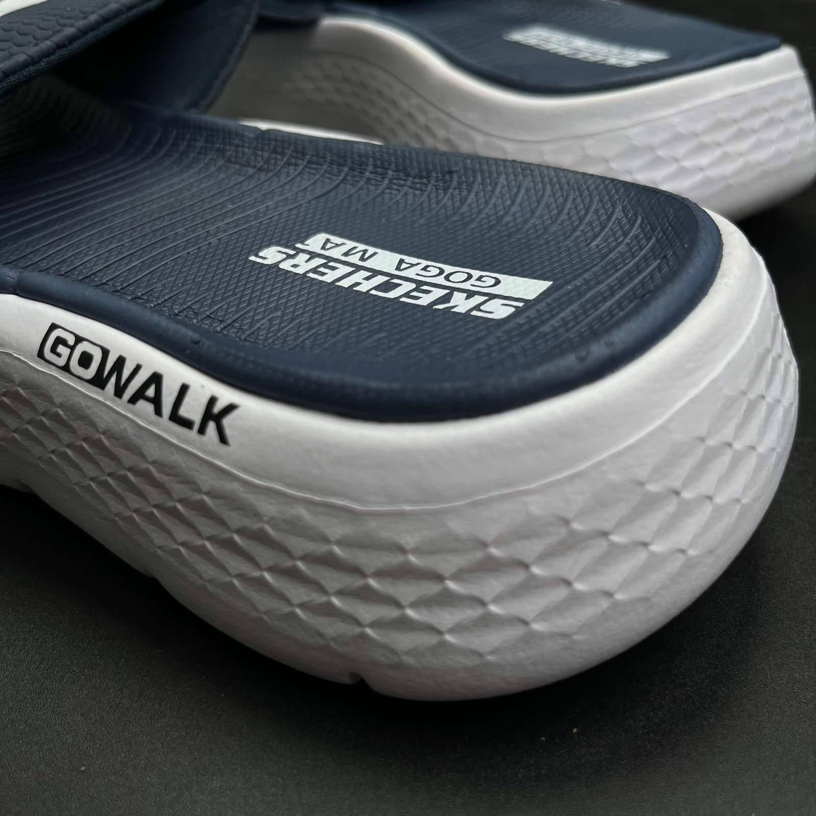 Sketchers Max Cushioning Slides (Navy-White)