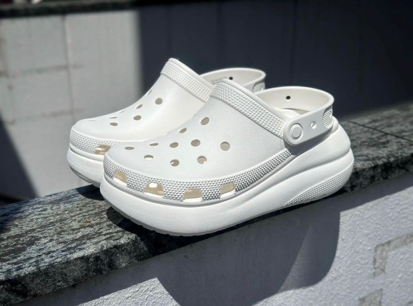 Crocs Classic Crush Clogs (White)