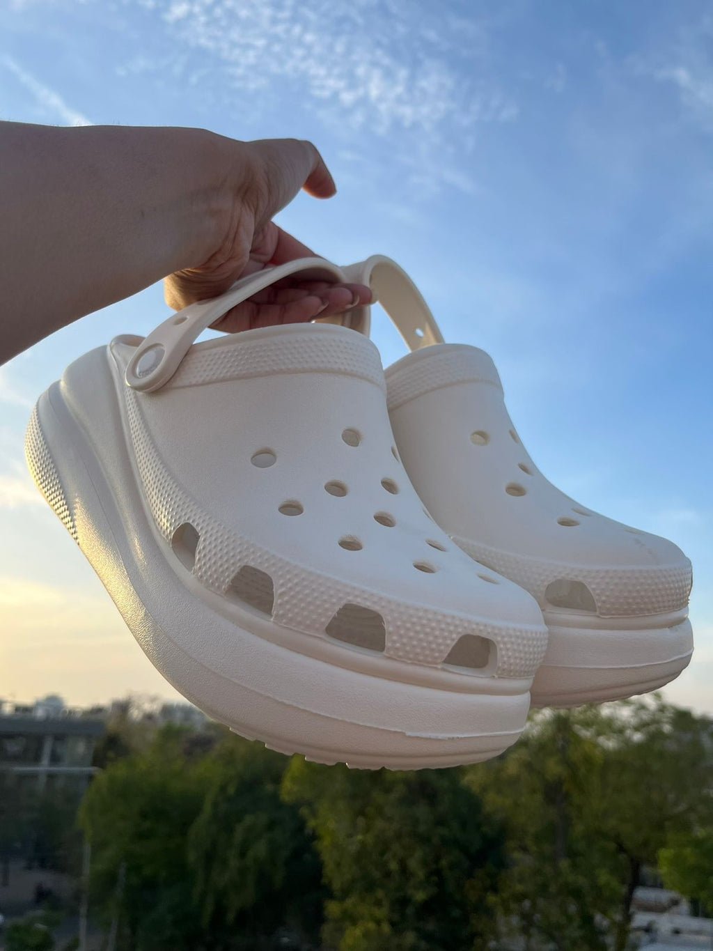 Crocs Classic Crush Clogs (White)