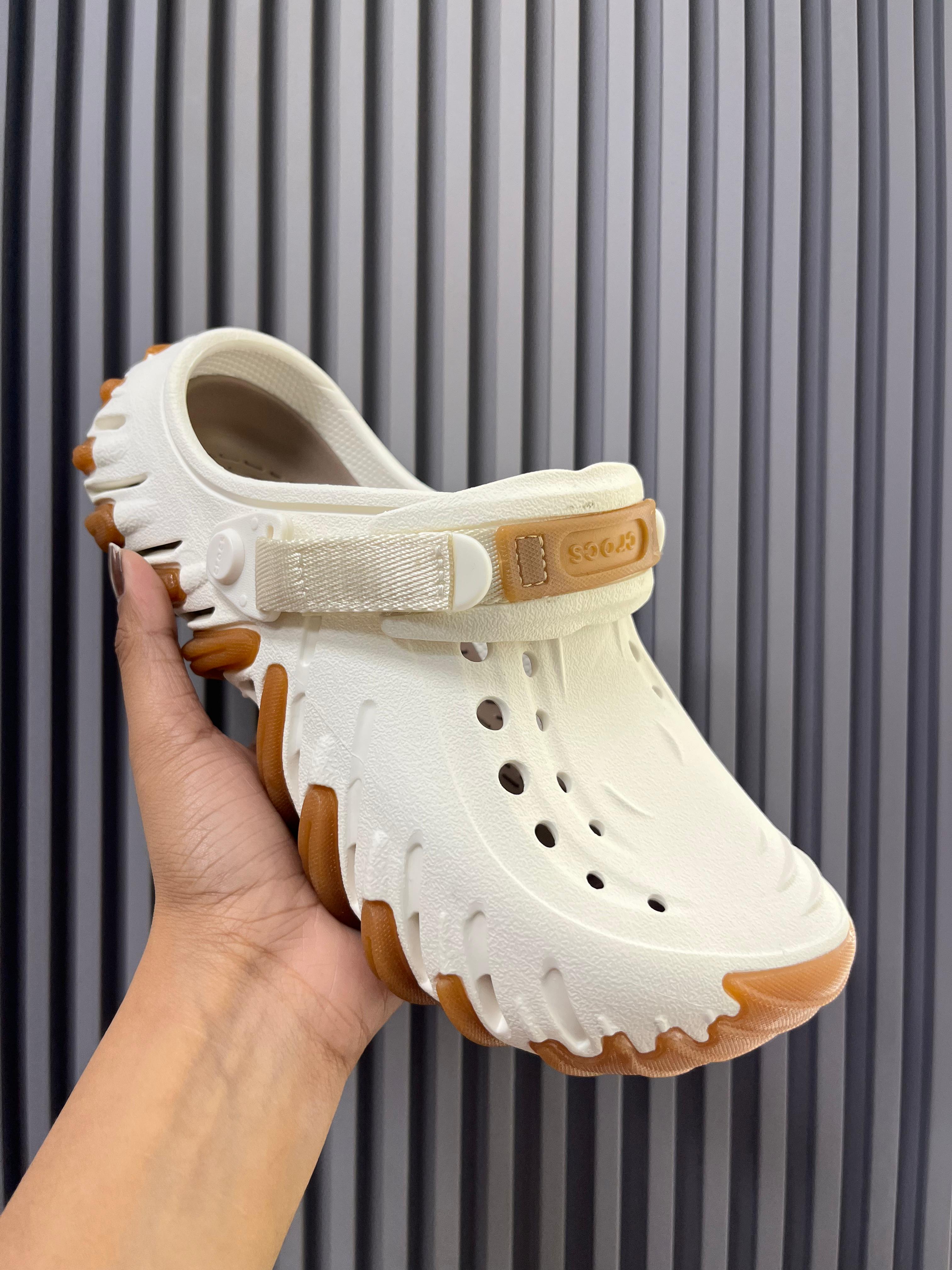 Crocs Echo Gum Clogs (chalk)