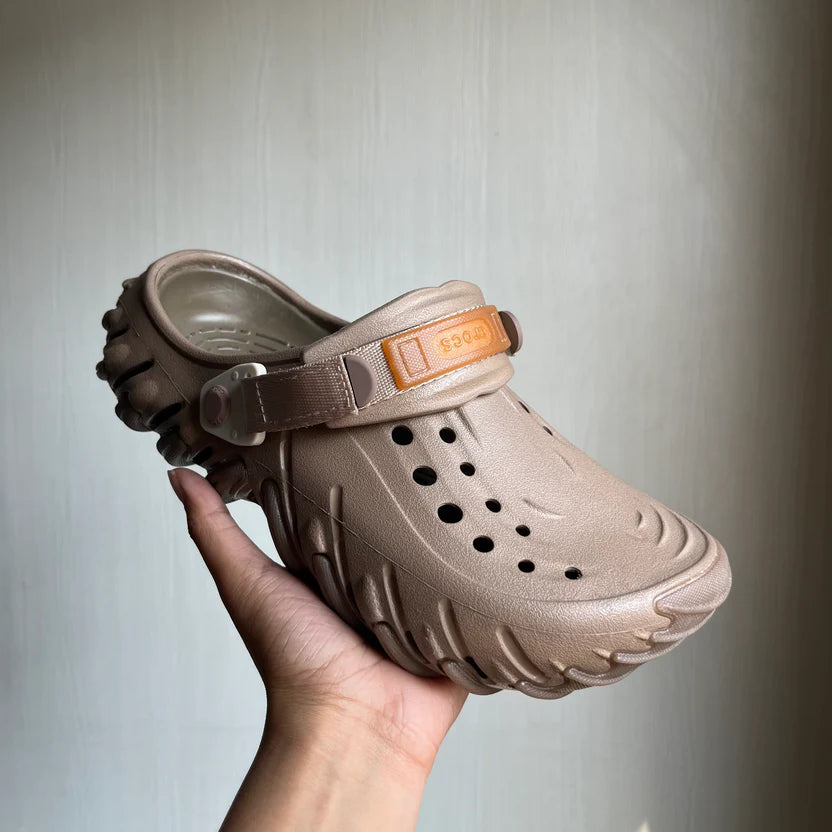 Crocs Echo Gum Clogs(Brown)