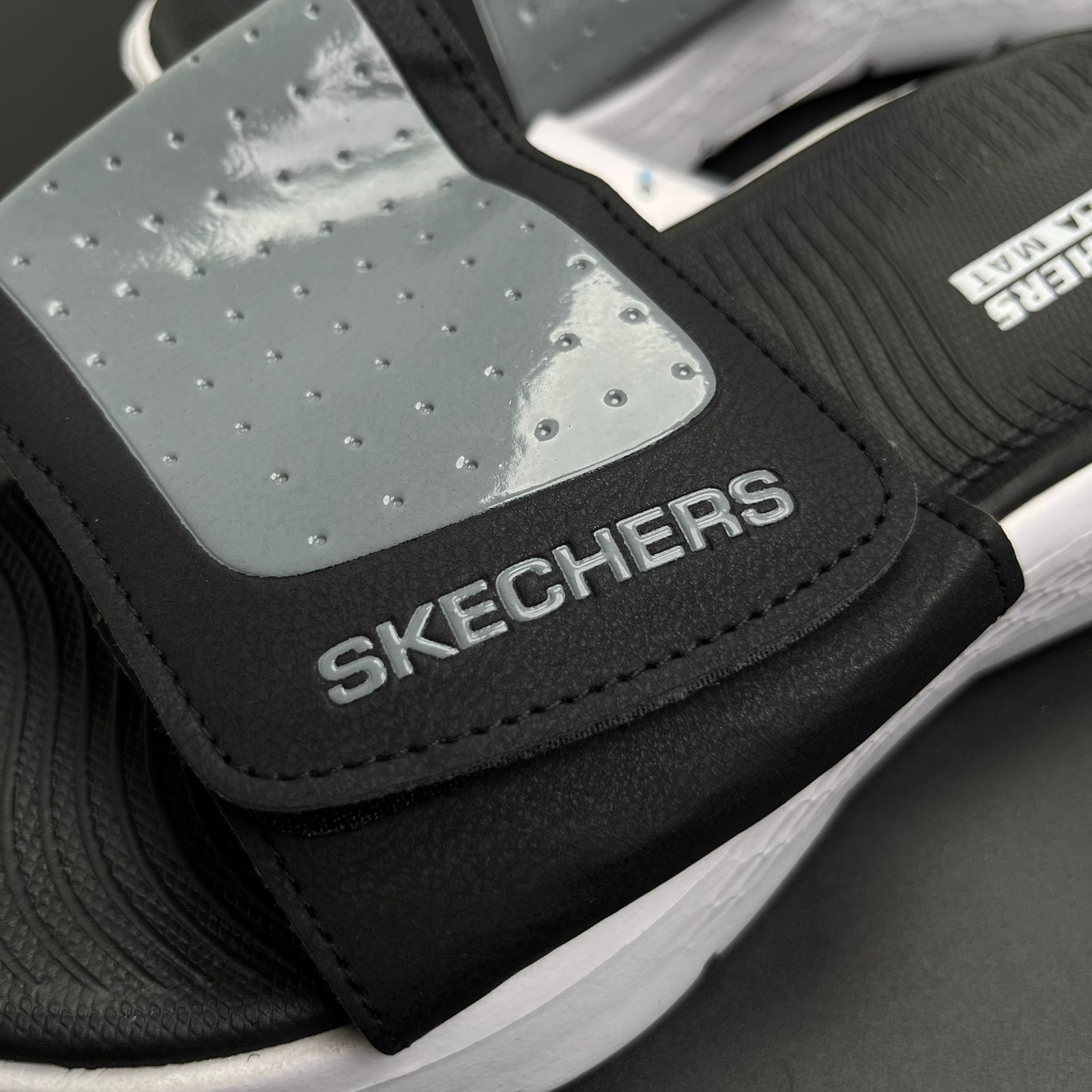 Sketchers Go Walk Slides (Black-White)
