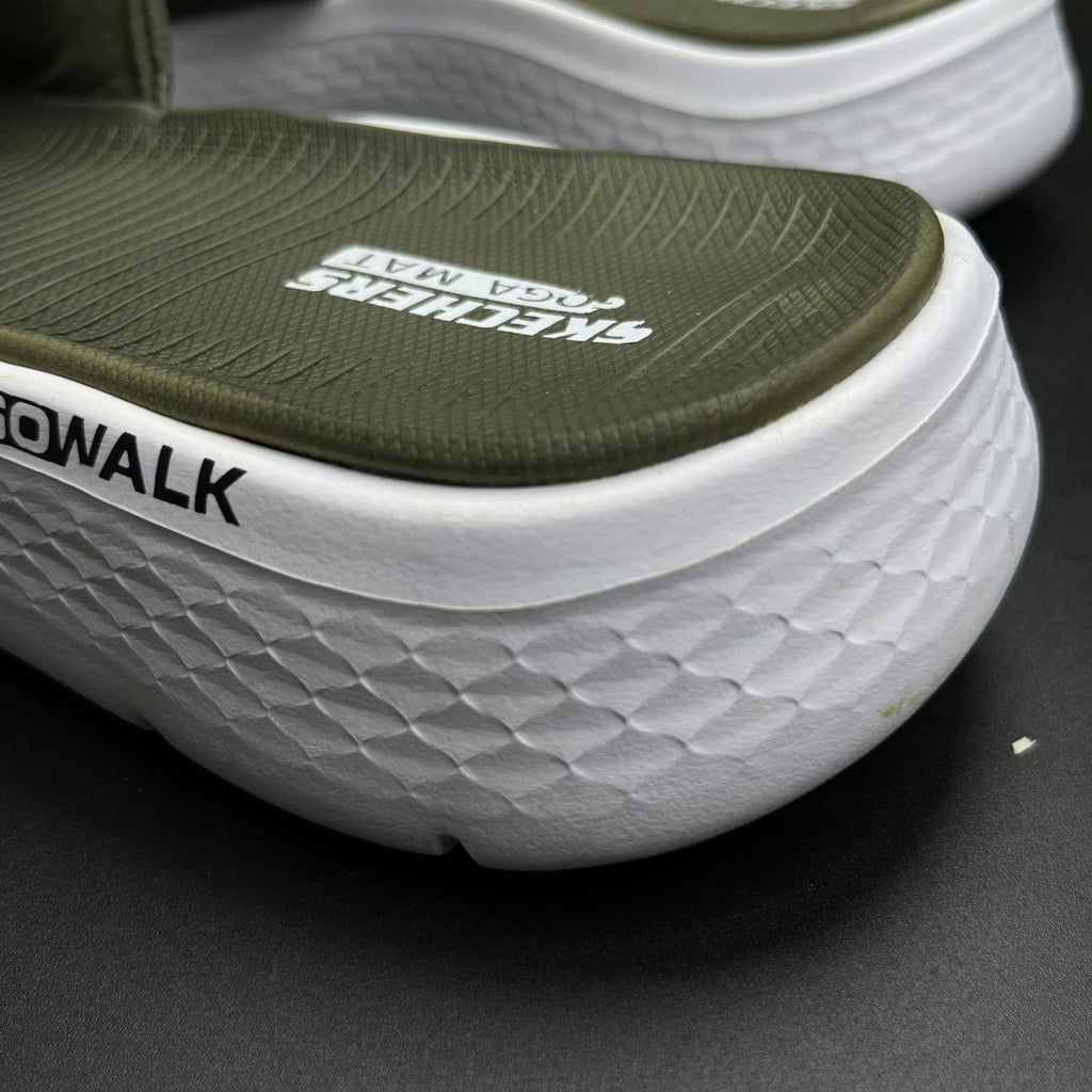 Sketchers Max Cushioning Slides (Green-White)