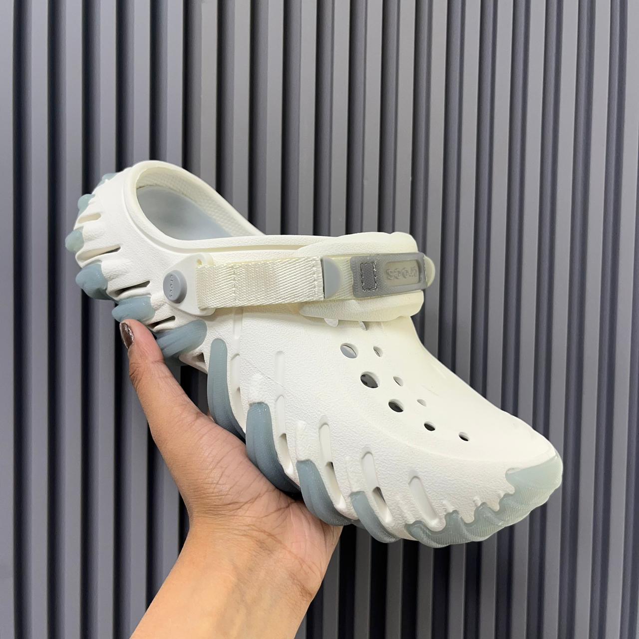 Crocs Echo Gum Clogs(ICY BLUE)