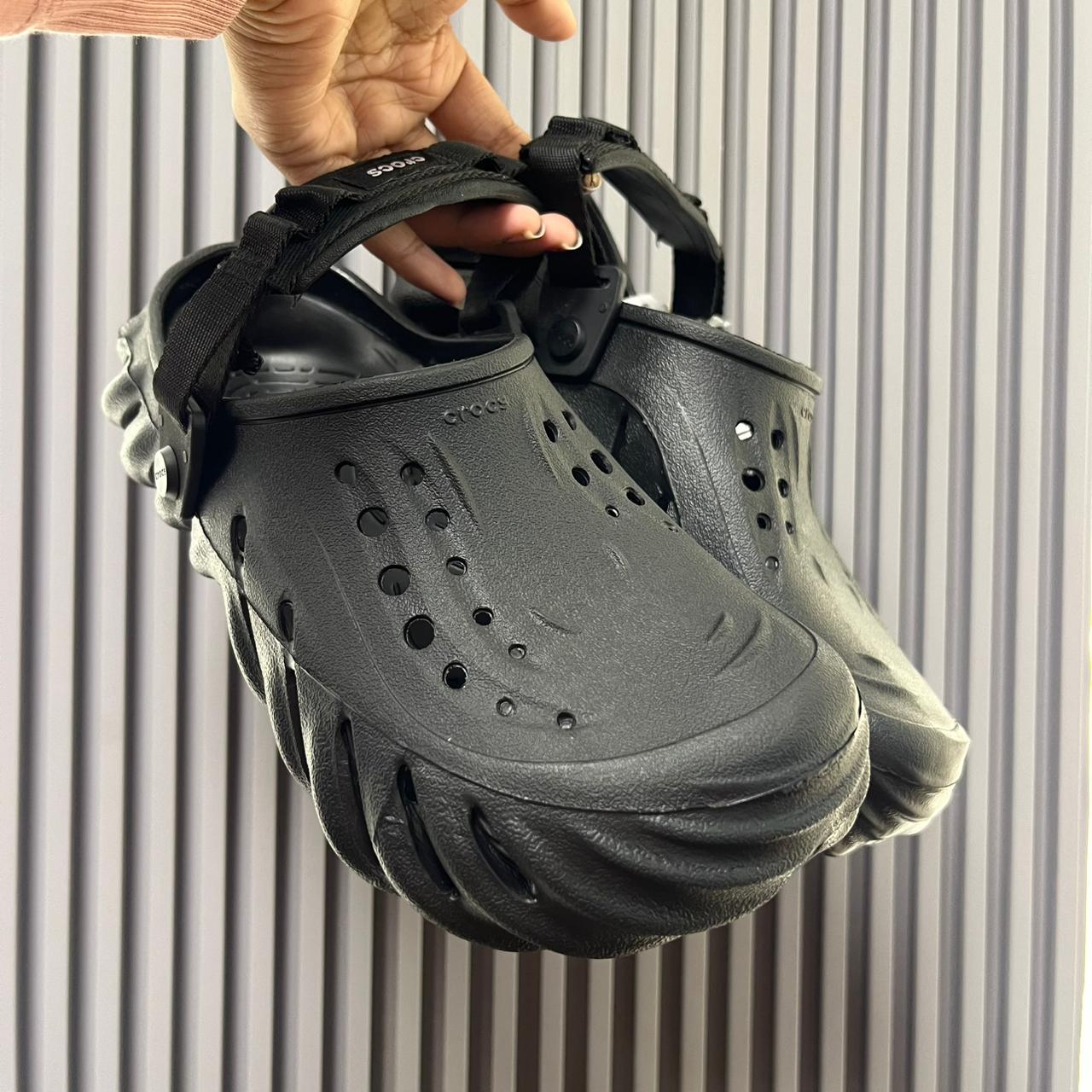 Crocs Echo Clogs(Core Black)