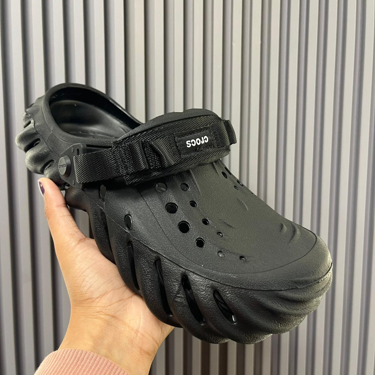 Crocs Echo Clogs(Core Black)